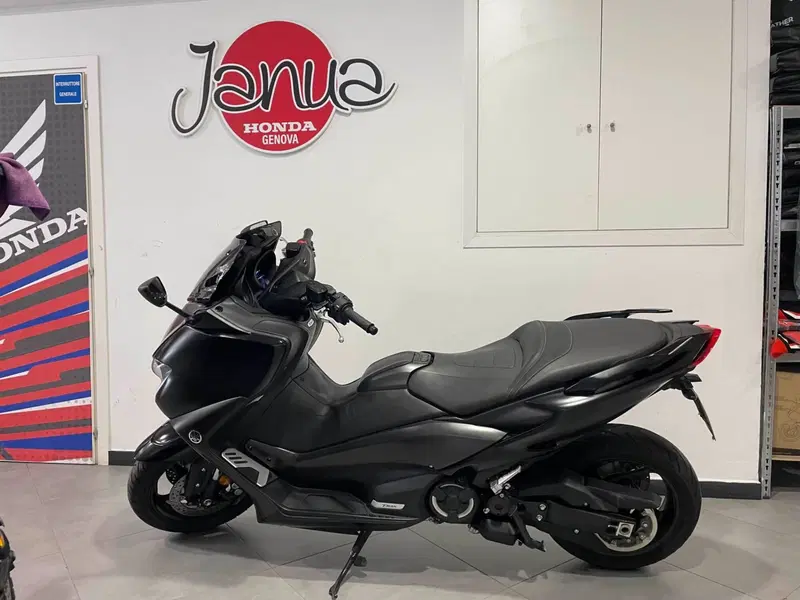 Yamaha T-Max 560 (2022 - 24) (3)