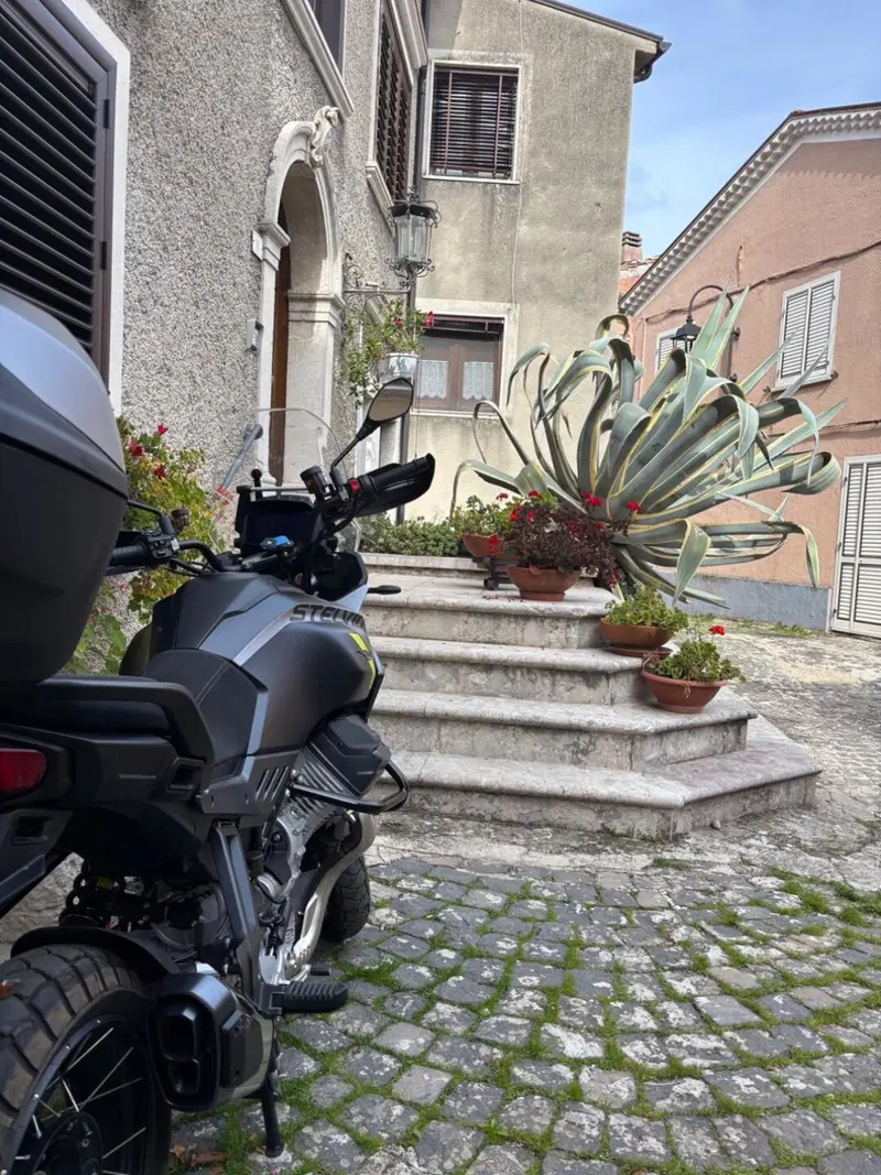 Moto Guzzi Stelvio (2024 - 26) (5)