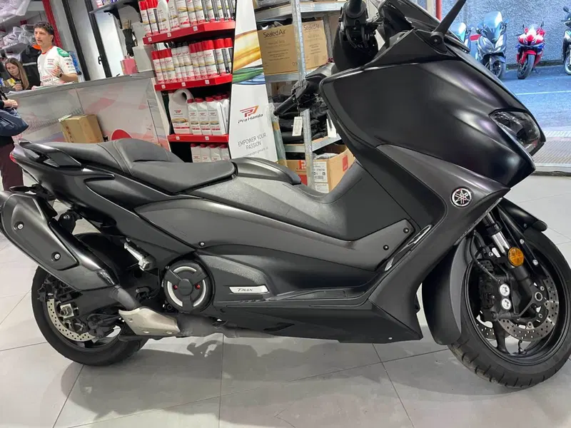 Yamaha T-Max 560 (2022 - 24) (10)