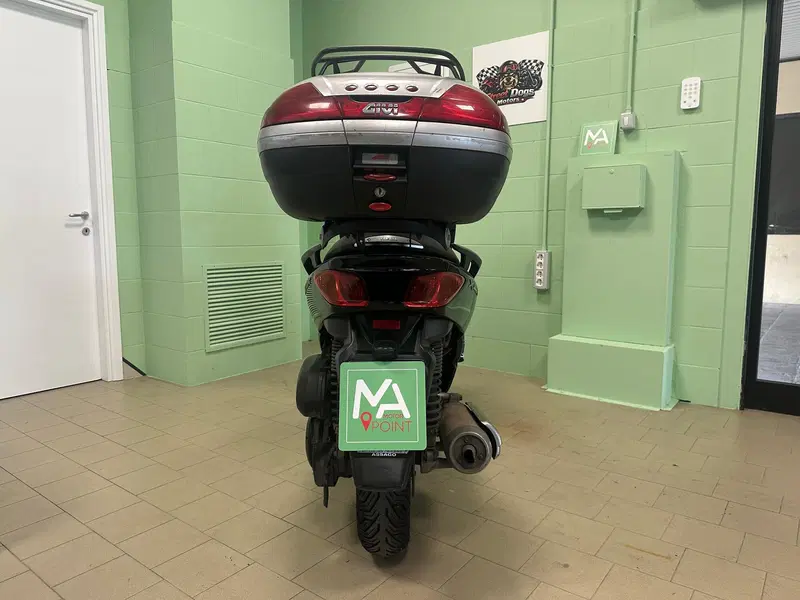 Yamaha X-Max 250 (2010 - 13) (4)