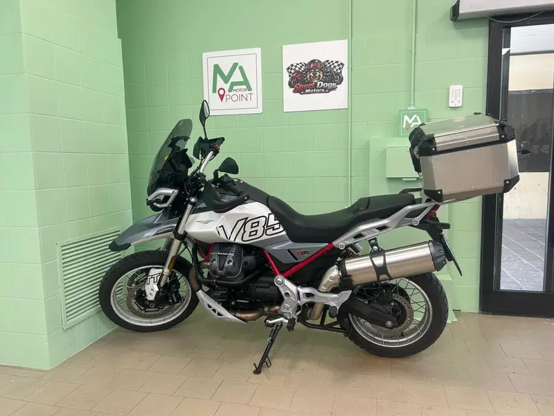 Moto Guzzi V85 TT (2024 - 26) (2)