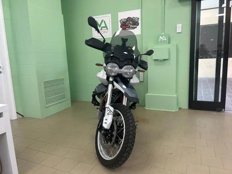Moto Guzzi V85 TT (2024 - 26) (3)