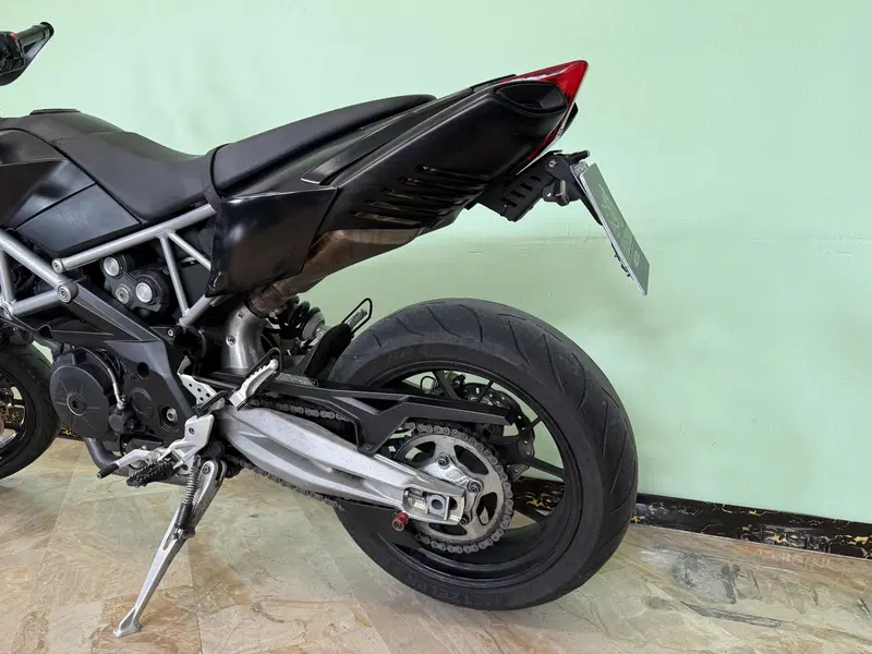 Aprilia Dorsoduro 750 (2009 - 14) (5)