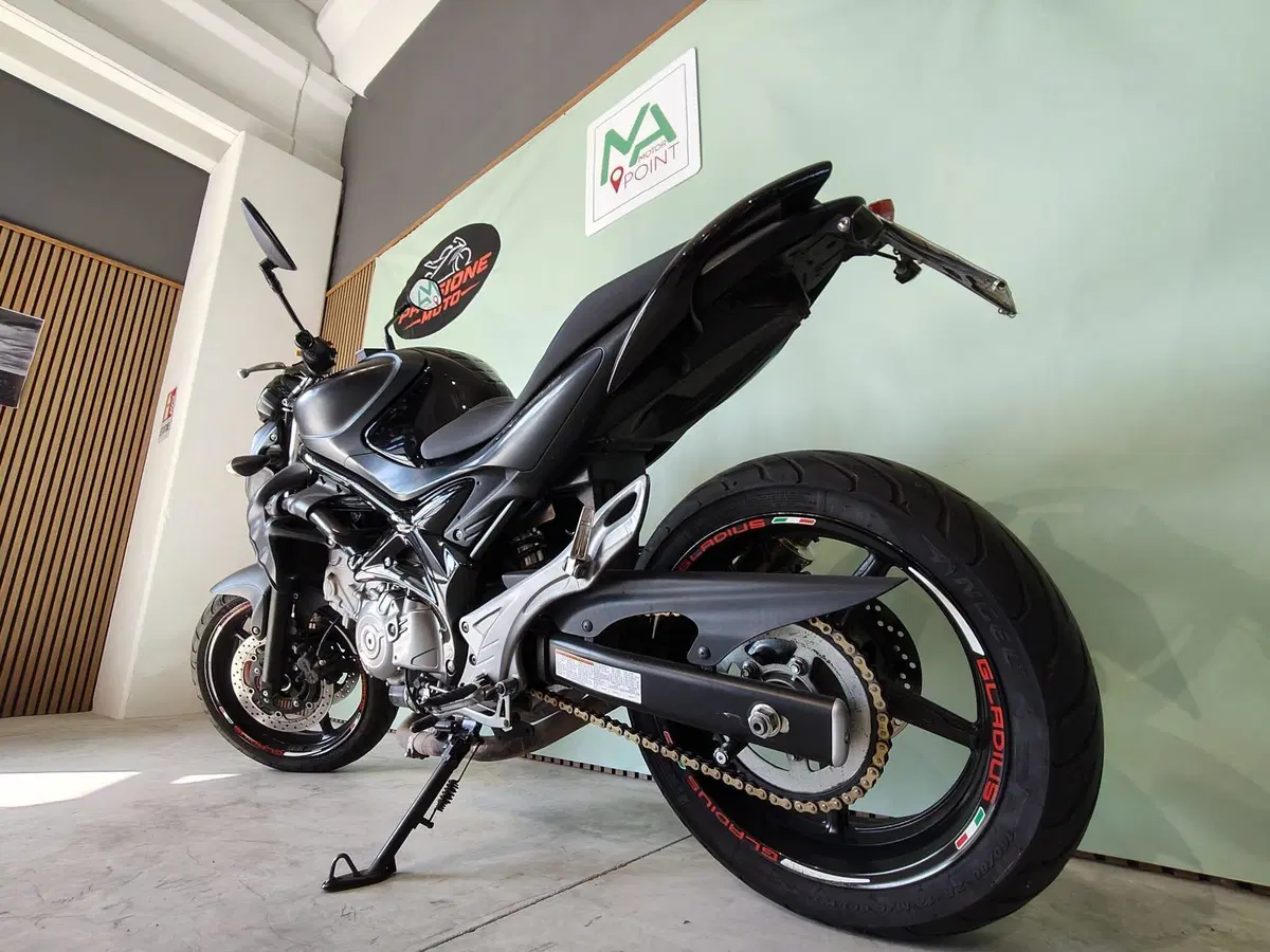 Suzuki SV 650 (2016 - 20) (4)