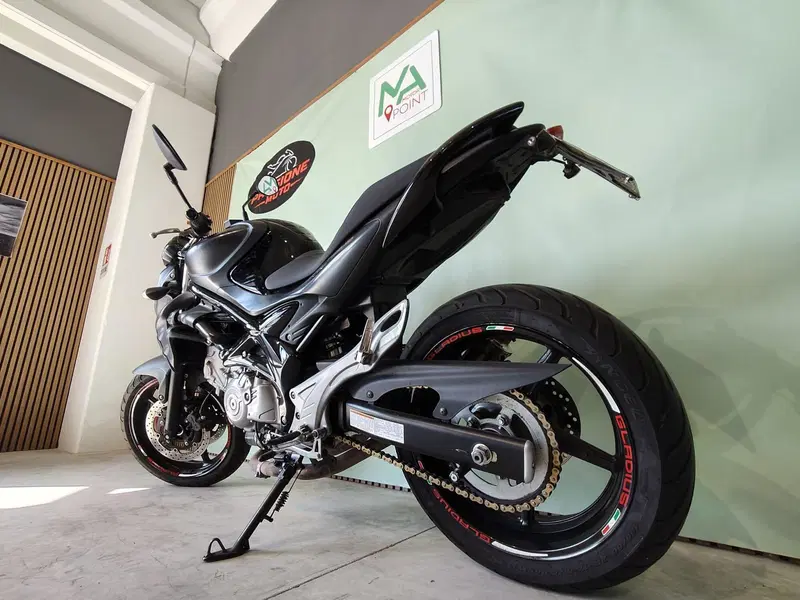 Suzuki SV 650 (2016 - 20) (4)