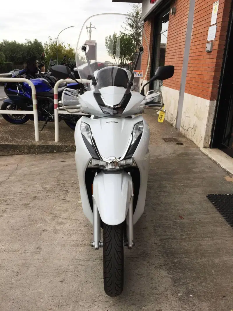 Honda SH 350 (2021 - 24) (3)