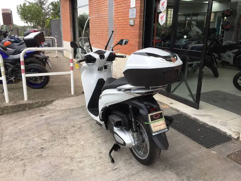 Honda SH 350 (2021 - 24) (6)