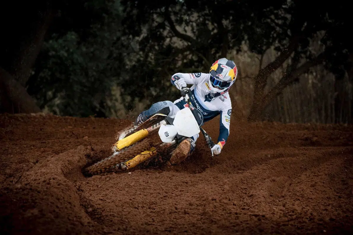 Husqvarna lancia la gamma Motocross 2027 (18)