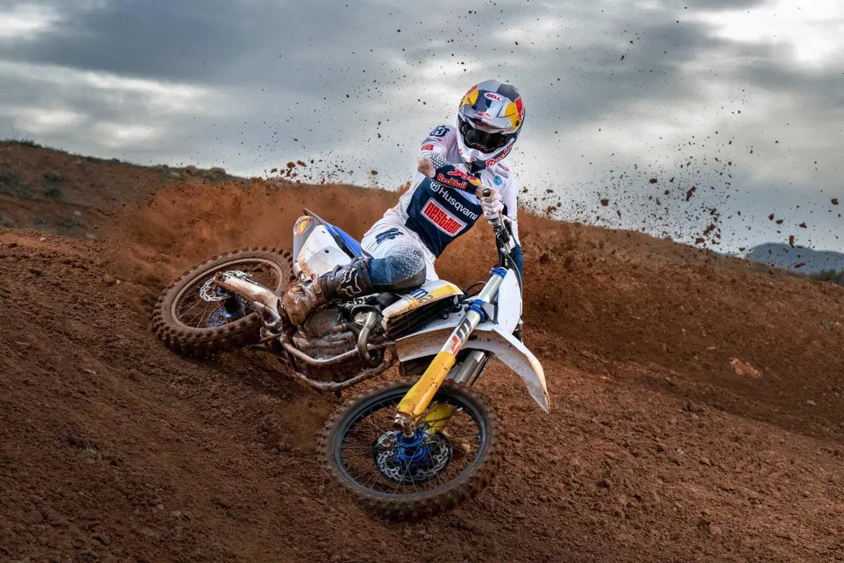 Husqvarna lancia la gamma Motocross 2027 (23)
