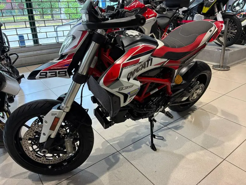 Ducati Hypermotard 939 (2016 - 18) (11)