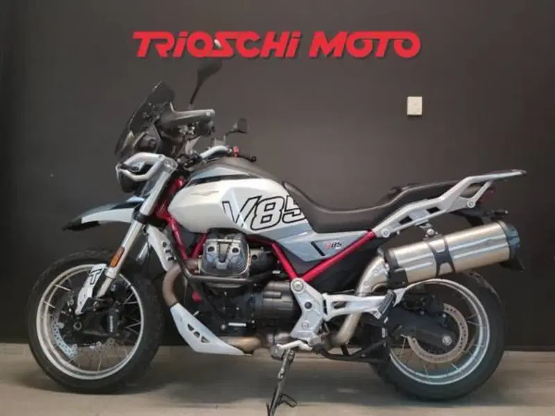 Moto Guzzi V85 TT (2024 - 26) (2)
