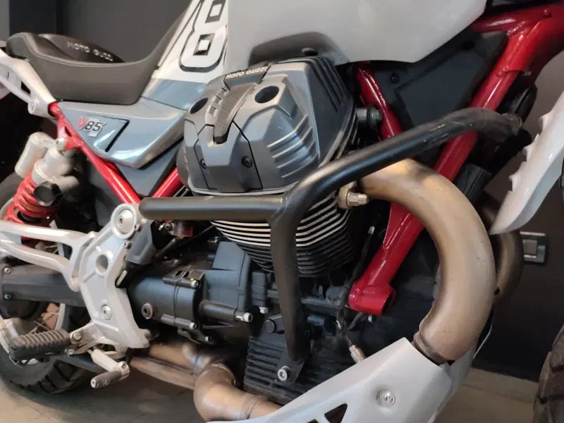 Moto Guzzi V85 TT (2024 - 26) (4)