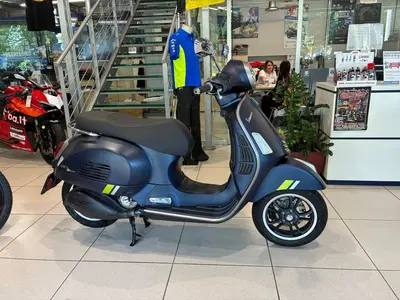 Vespa GTS 300 Super Tech (2023 - 24) usata