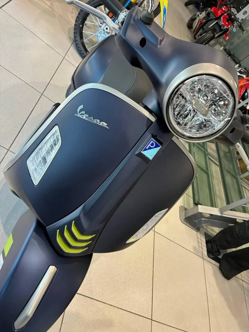 Vespa GTS 300 Super Tech (2023 - 24) (5)