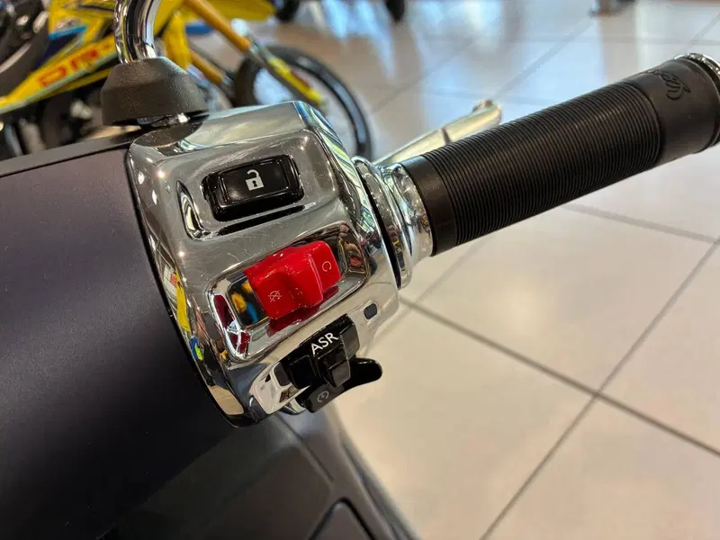 Vespa GTS 300 Super Tech (2023 - 24) (9)