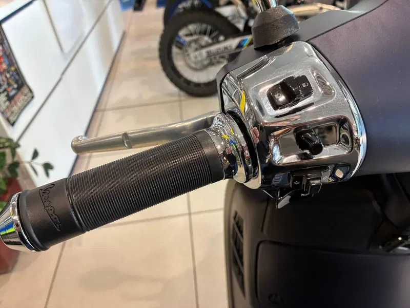 Vespa GTS 300 Super Tech (2023 - 24) (10)