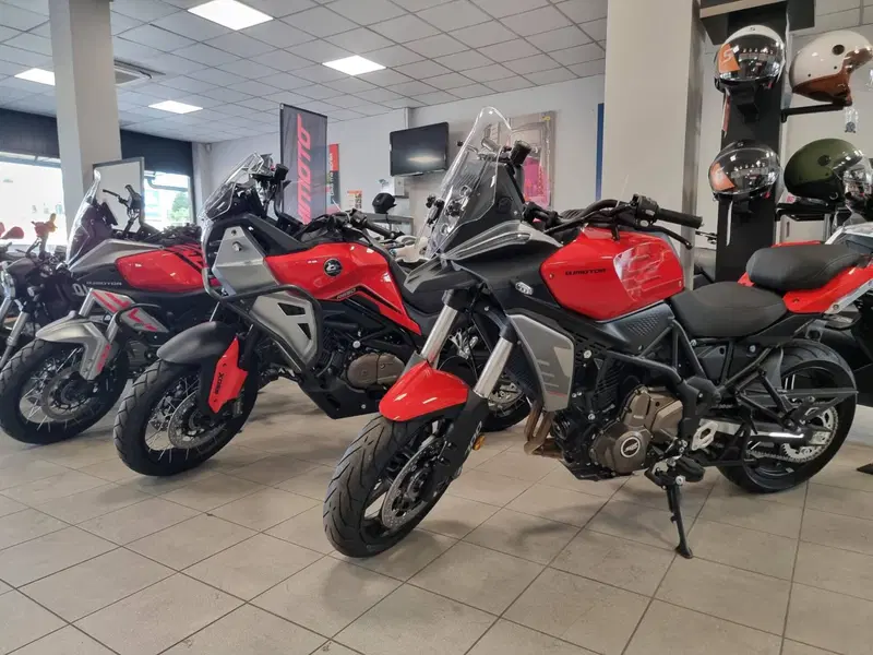 QJ Motor SRT 700 SX (2025 - 26)
