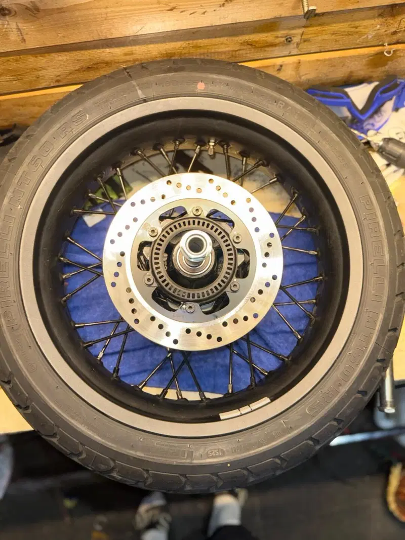 Cerchi a RAGGI Ducati Scrambler 2025 + Freni BREMB