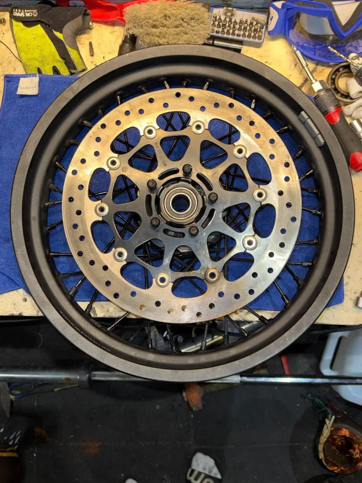 Cerchi a RAGGI Ducati Scrambler 2025 + Freni BREMB (4)