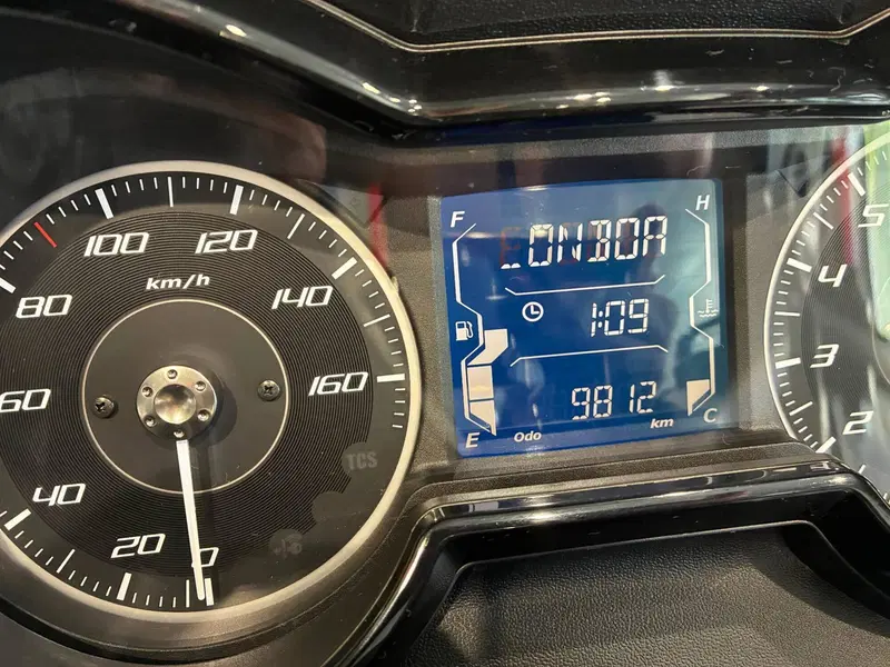 Yamaha X-Max 300 (2021 - 24) (8)
