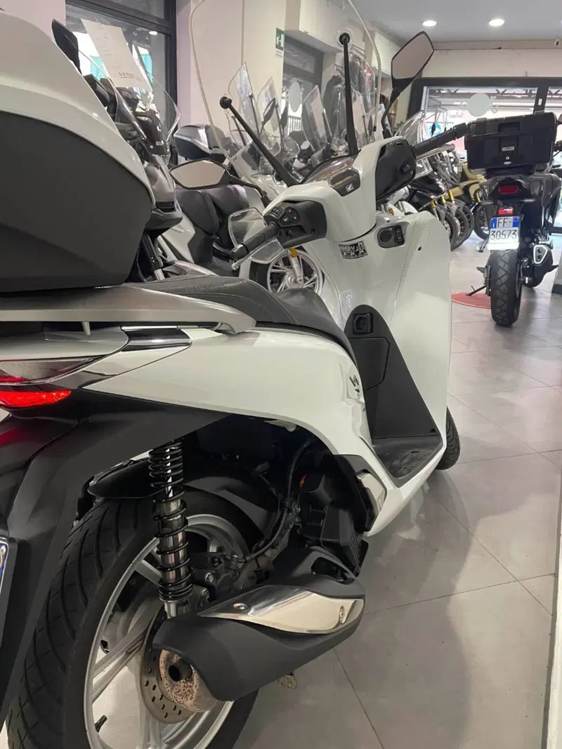 Honda SH 150i (2020 - 23) (7)