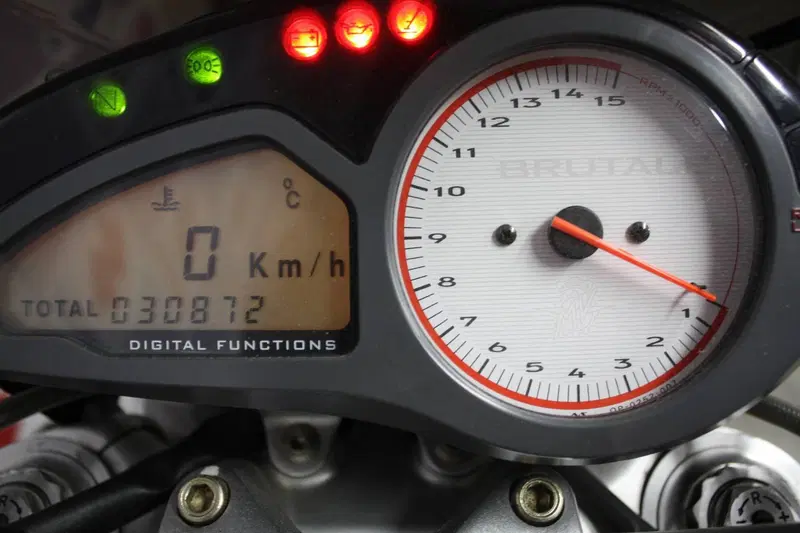 MV Agusta Brutale 910 S (2005 - 11) (2)