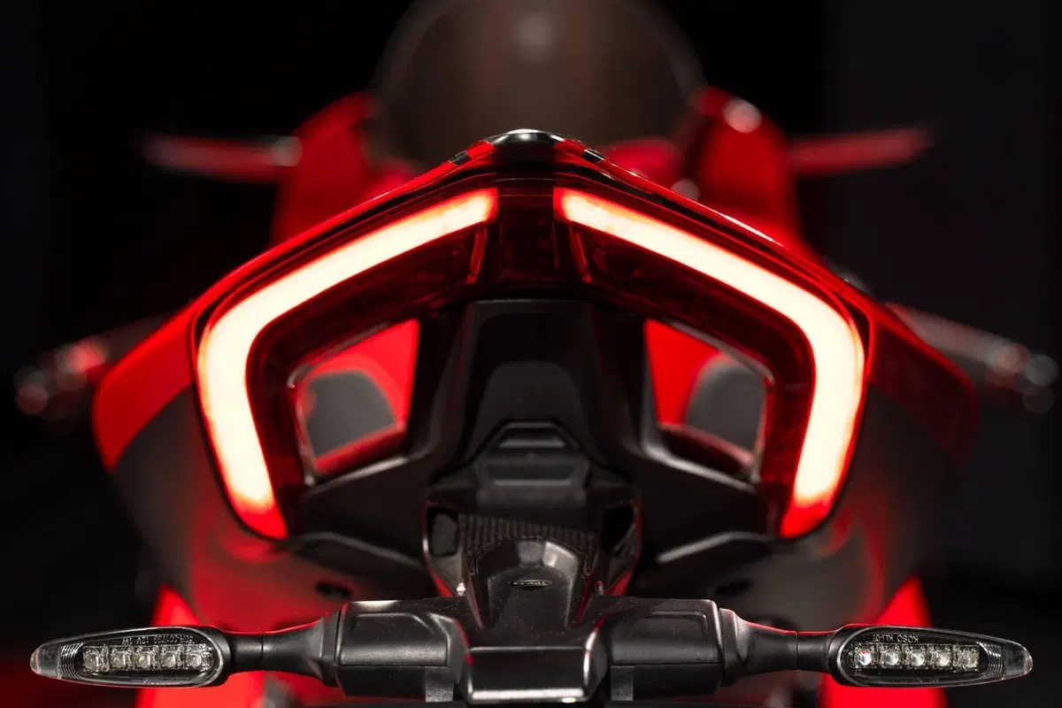 Ducati Panigale V4 S 1100 (2021) (5)