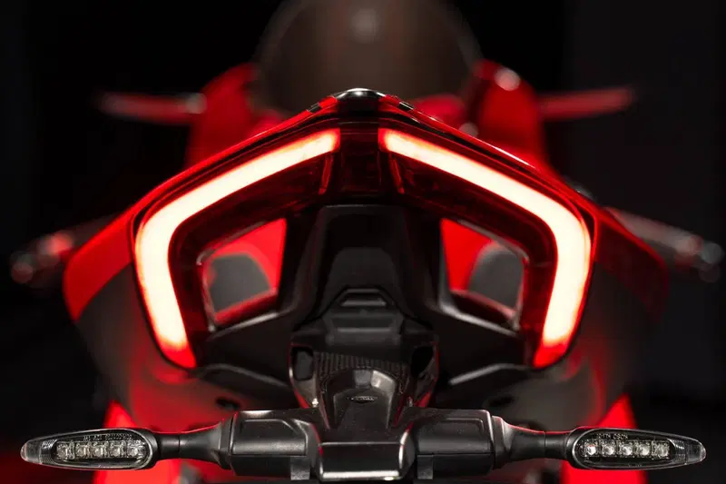 Ducati Panigale V4 S 1100 (2021) (5)