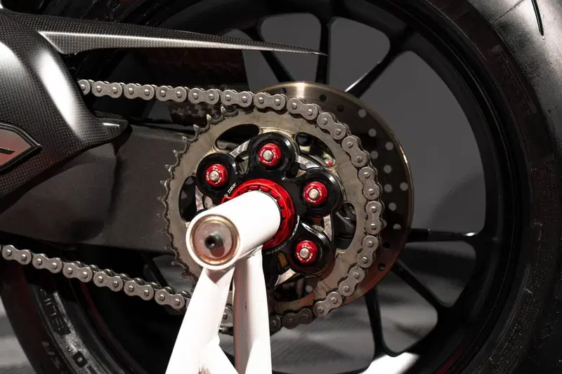 Ducati Panigale V4 S 1100 (2021) (15)