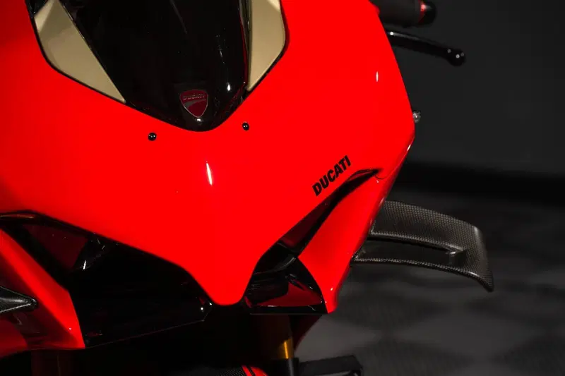 Ducati Panigale V4 S 1100 (2021) (4)