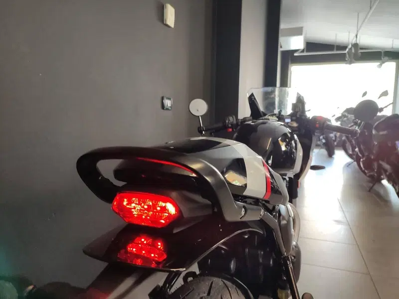 Triumph Thruxton 400 (2026) (6)