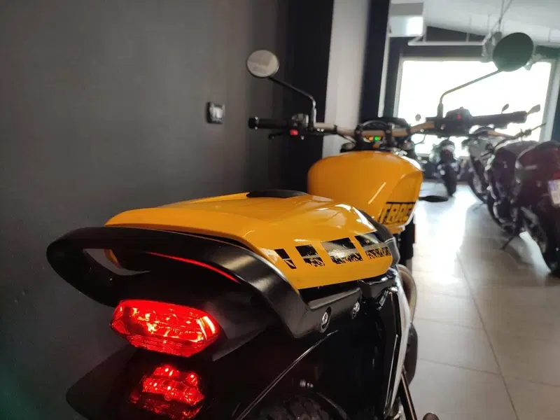 Triumph Tracker 400 (2026) (3)