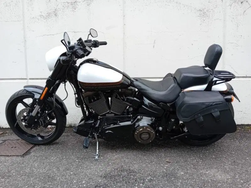 Harley-Davidson 1690 Breakout (2013 - 17) - FXSB (2)