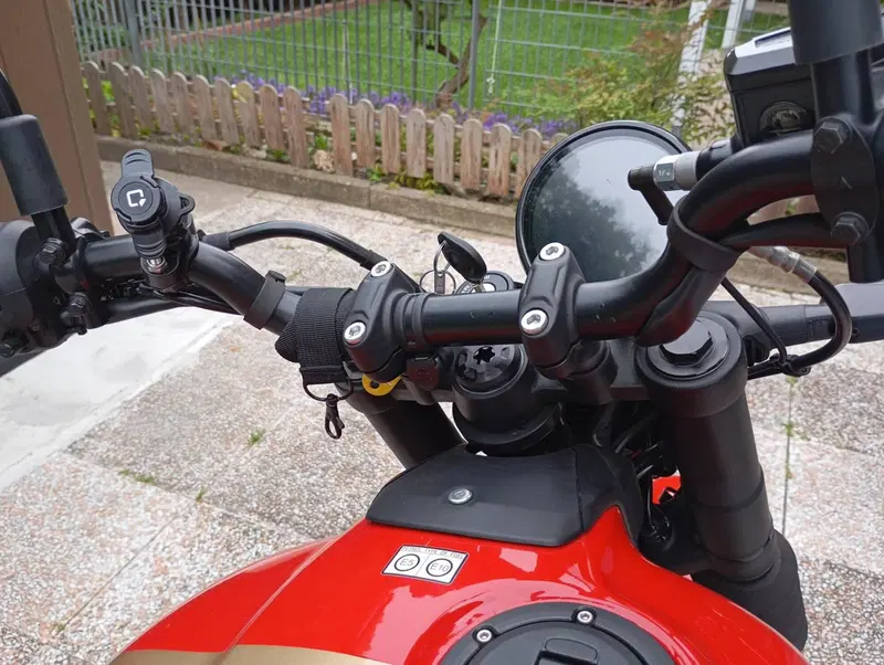 Royal Enfield Guerrilla 450 (2024 - 26) (4)
