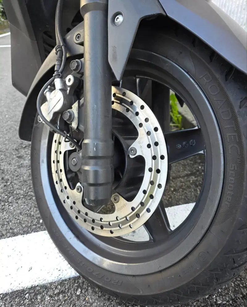 Yamaha X-Max 250 Sport (2011 - 13) (6)