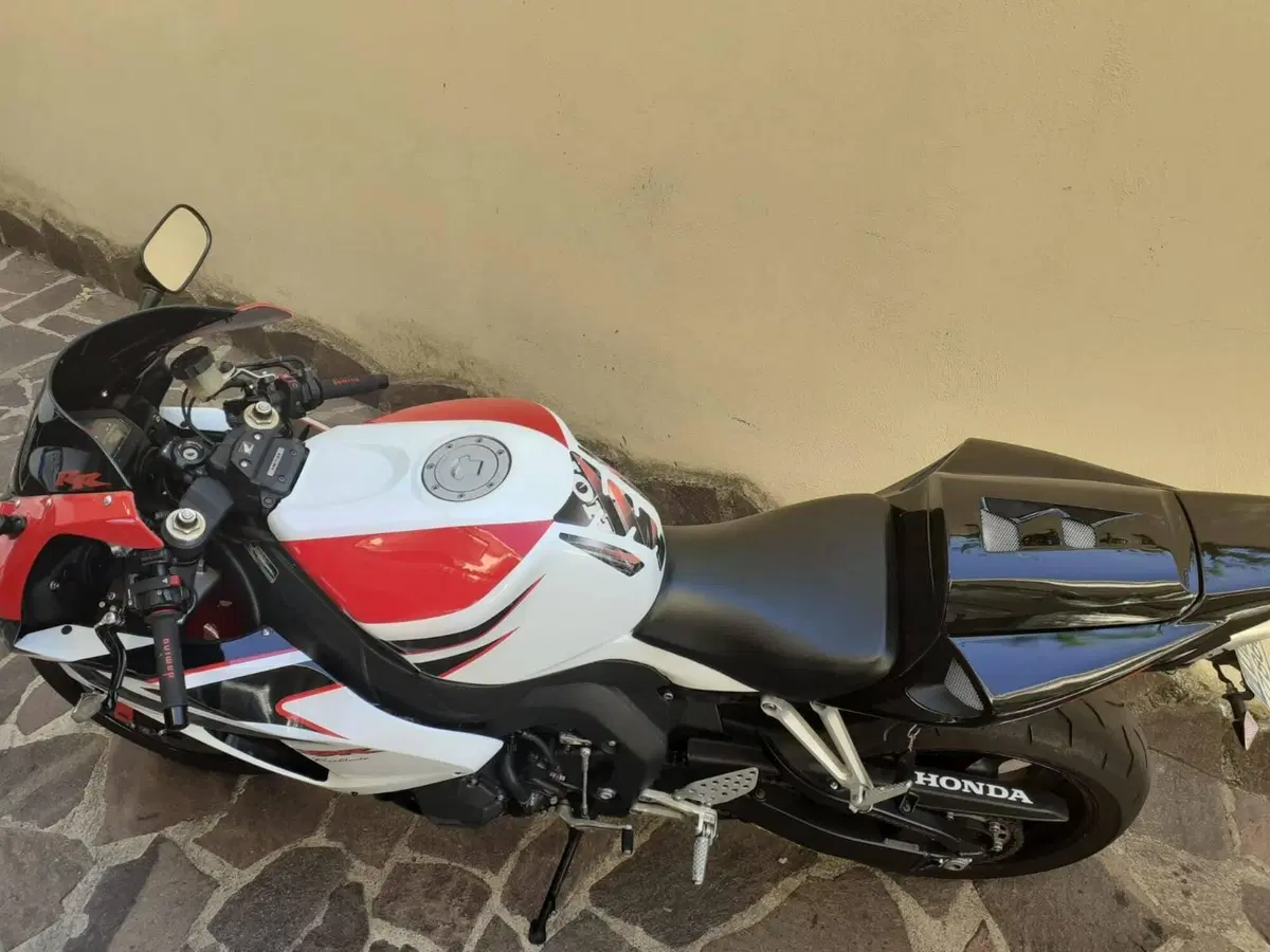 Honda CBR 1000 RR Fireblade (2006 - 07) (8)