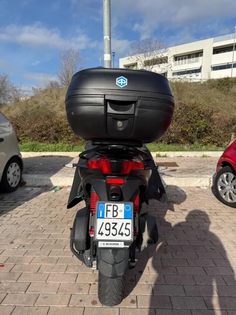 Piaggio MP3 300 Sport ABS Hpe (2021 - 24) (2)