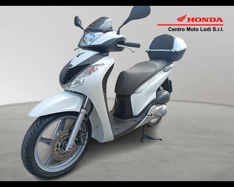 Honda SH 150i (2009 - 12) (4)
