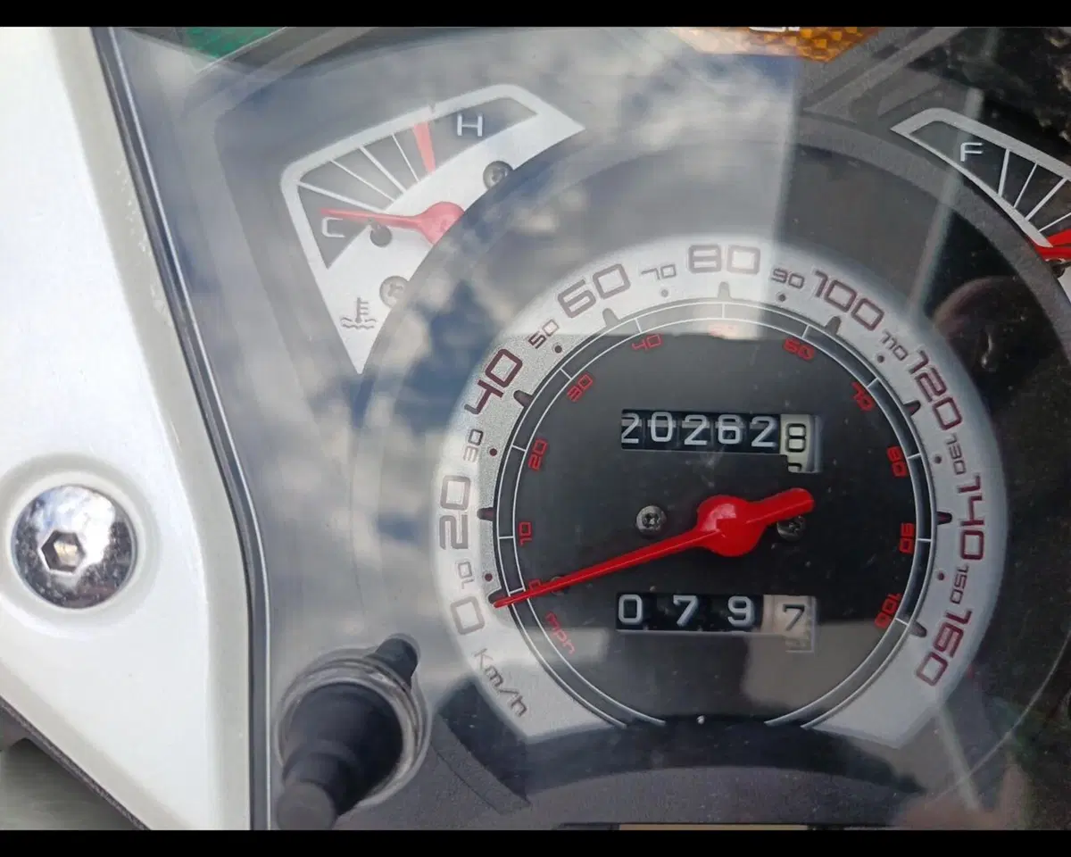 Honda SH 150i (2009 - 12) (5)