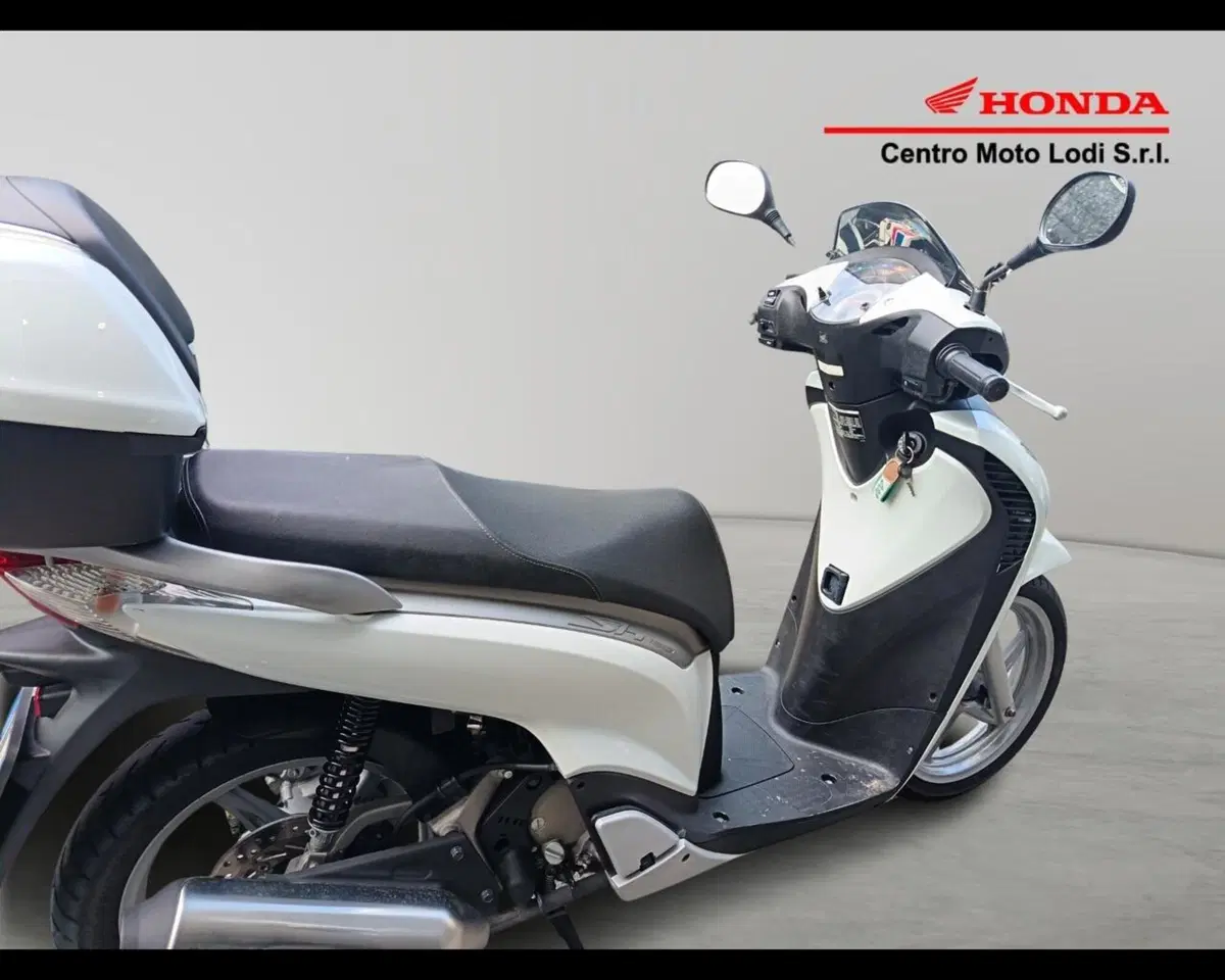 Honda SH 150i (2009 - 12) (7)