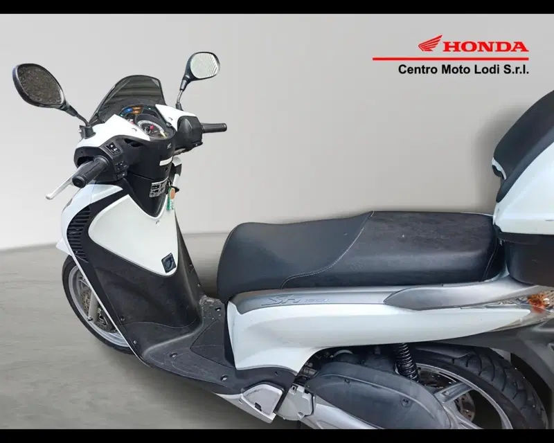 Honda SH 150i (2009 - 12) (6)