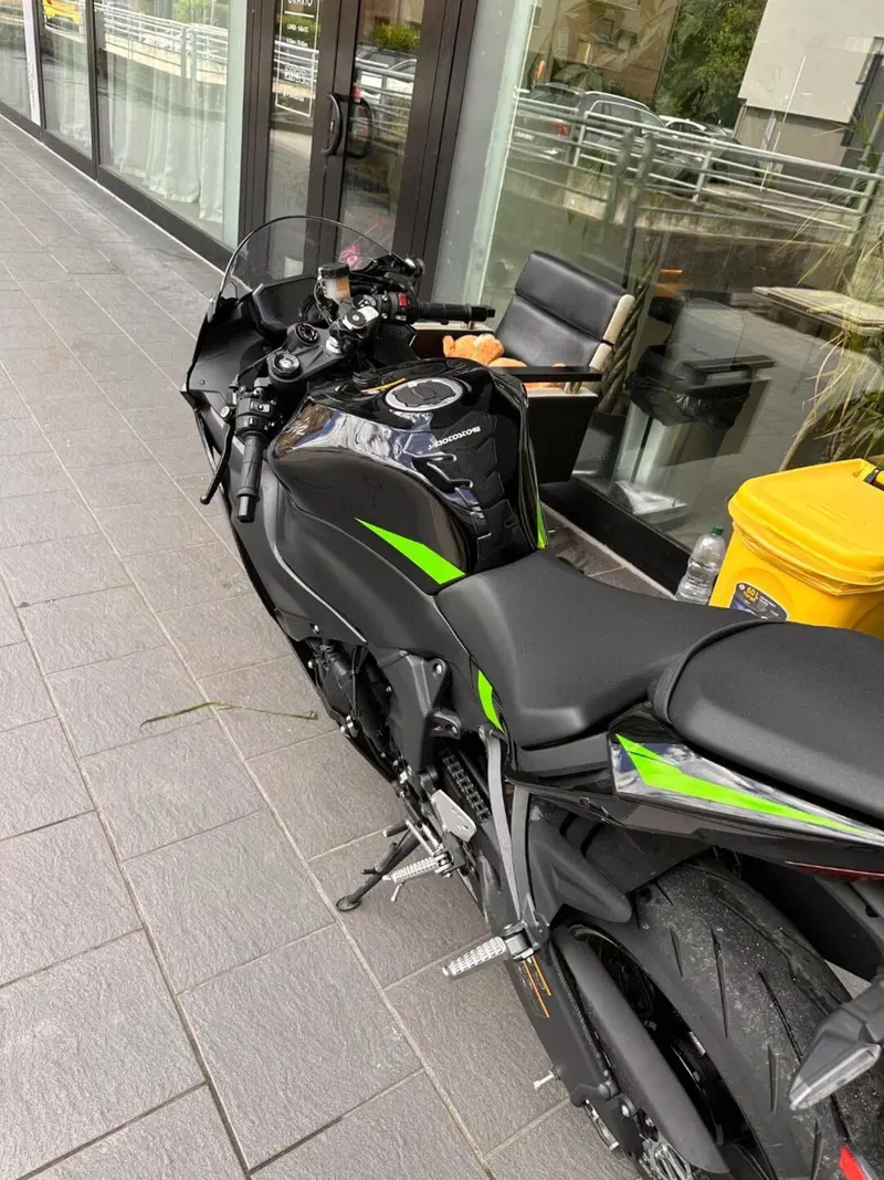 Kawasaki Ninja 636 ZX-6R (2024 - 26) (2)