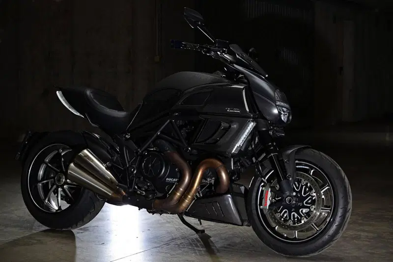 Ducati Diavel 1200 Carbon (2010 - 13) (3)