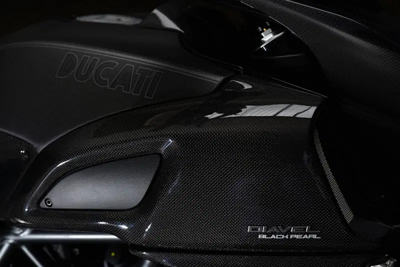 Ducati Diavel 1200 Carbon (2010 - 13) (8)