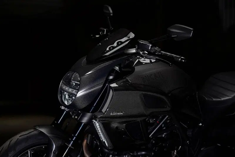 Ducati Diavel 1200 Carbon (2010 - 13) (9)