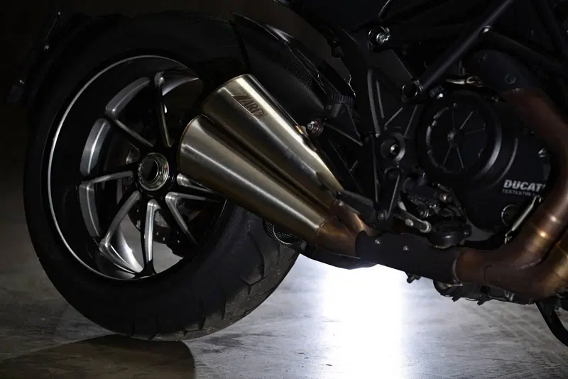 Ducati Diavel 1200 Carbon (2010 - 13) (11)
