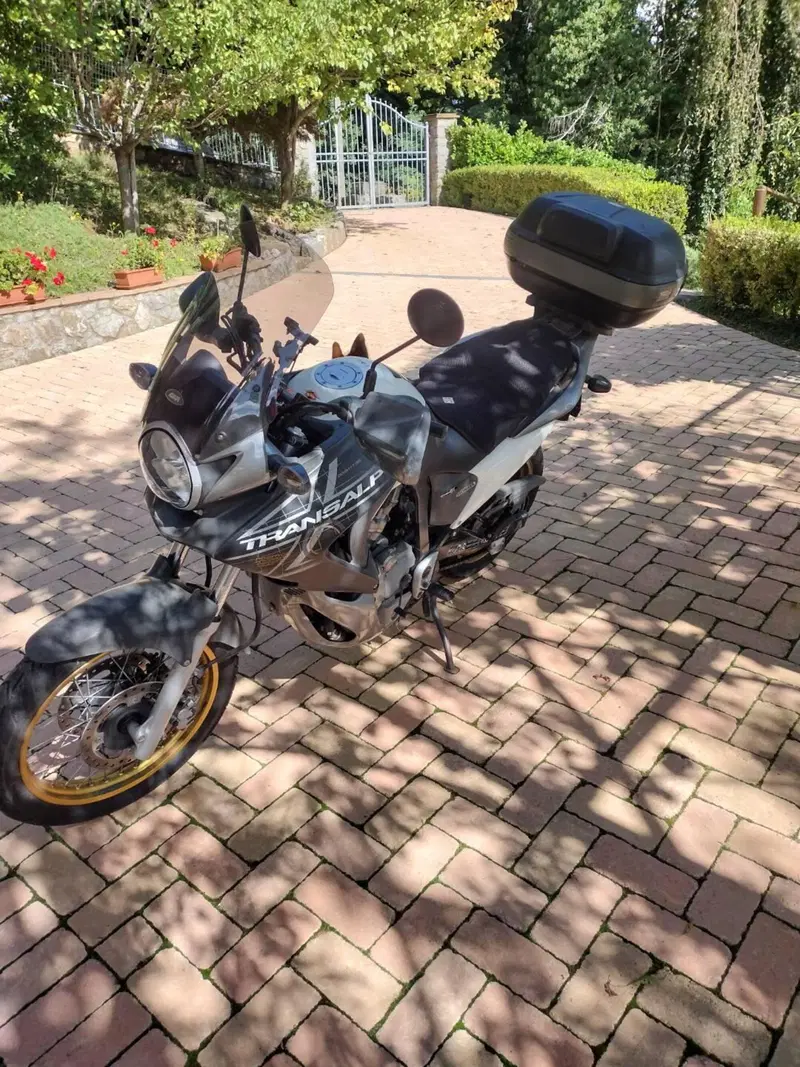 Honda Transalp XL 700 V (2007 - 2013) (2)