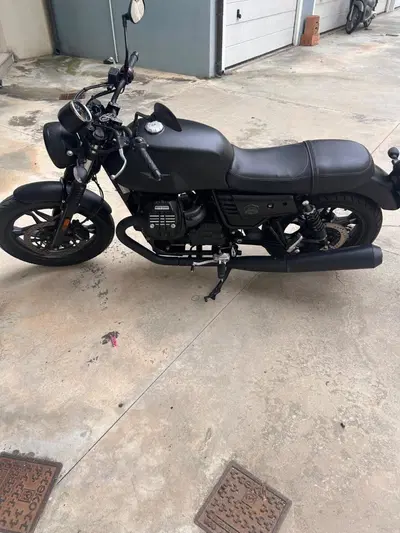 Moto Guzzi V7 III Stone (2017 - 20) usata