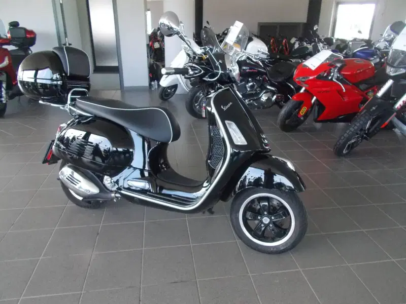 Vespa GTS 300 Super Hpe (2021 - 22)