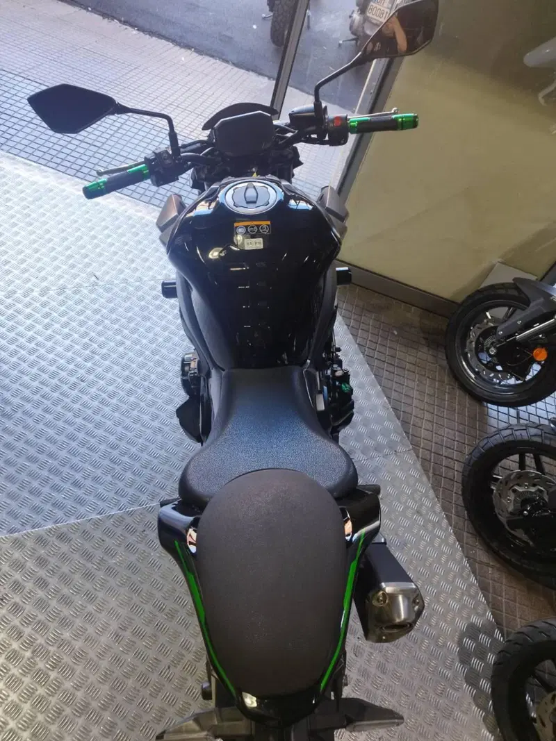 Kawasaki Z 900 (2021 - 24) (4)